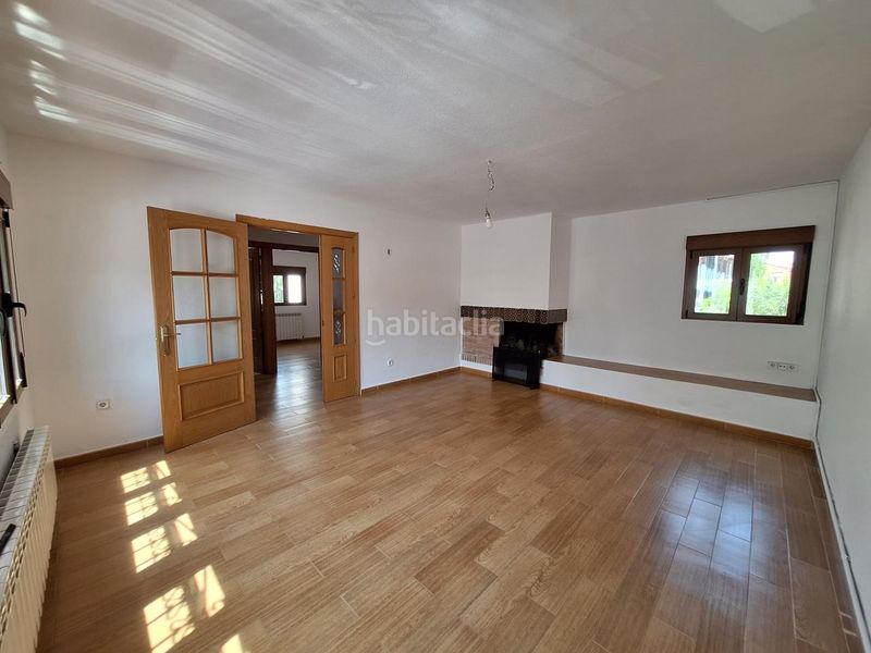 Foto 3875f385-292d-42ef-ad04-85370511c79c. Towny house with heating pool in Quijorna