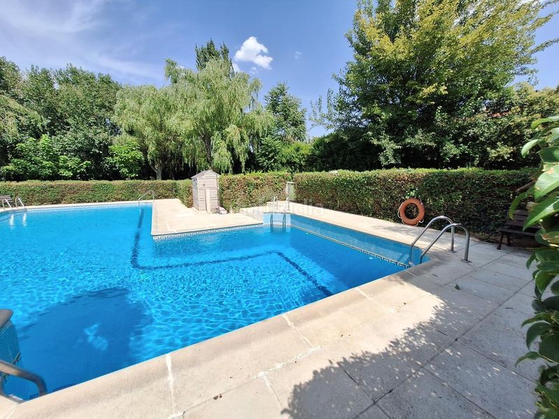 Foto a9df2945-4ef2-4eea-bb44-98267cb92fd5. Towny house with heating pool in Quijorna