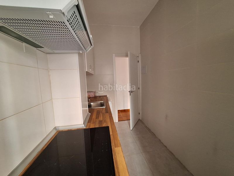 Foto d0e3a8d7-e87e-4e96-b30a-b08d5cc4b02d. Planta baixa amb calefacció a San Diego Madrid