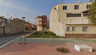 Terreny residencial a Ceutí. Solar con fachada a tres calles
