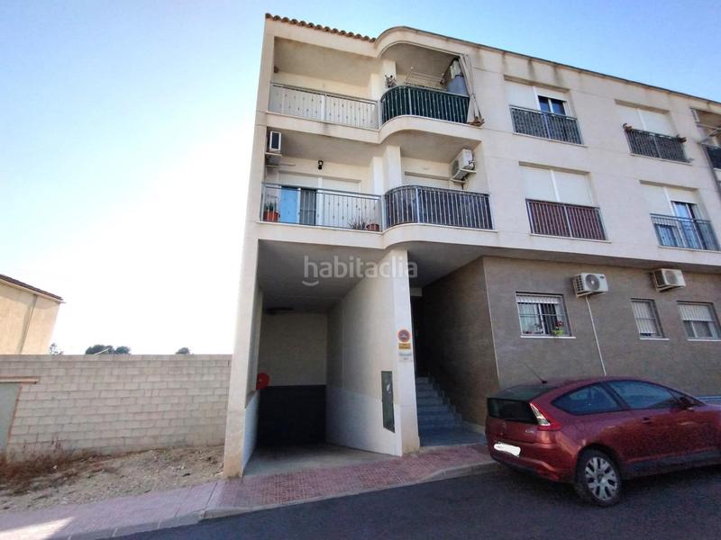 Foto 19fc8fd6-a7b2-4084-a55e-5cda63c0a9ee. Parking voiture dans Ceutí