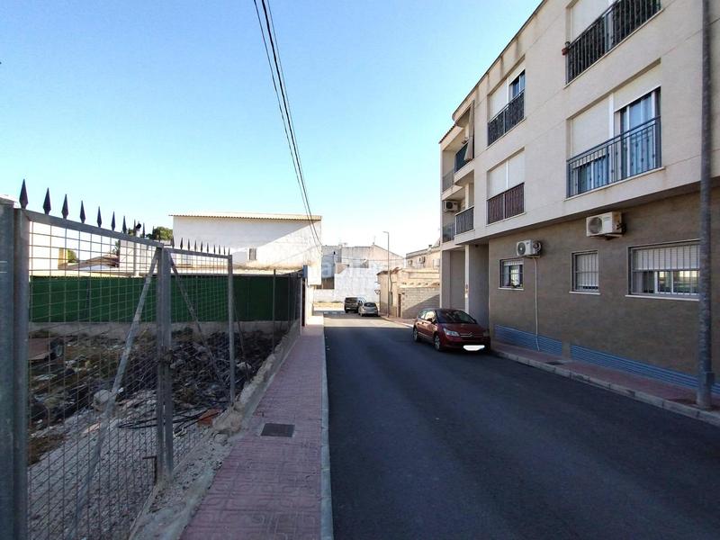 Foto dbaa2e74-849f-47bf-a585-49fea32f6cbd. Parking voiture dans Ceutí