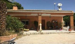 Masia a El Pino. Chalet independiente en la finca maximino
