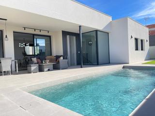 Xalet a Calle igualdad 32. Exclusivos chalets de diseño con piscina privada y parcelas de 5