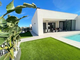 Chalet en Calle igualdad 32. Exclusivos chalets de diseo con piscina privada y parcelas de 5