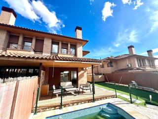 Maison jumelée à El Llano. Vive el confort y la tranquilidad en la quinta!