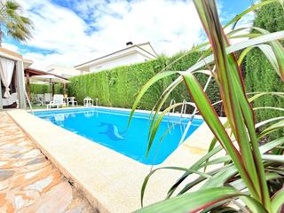 Xalet a Calle sierra de salinas 4. Descubre tu hogar ideal en la alcayna