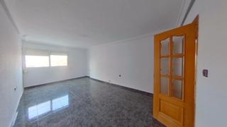 Appartement à Centro. Estupendo piso en el centro de molina de segura.