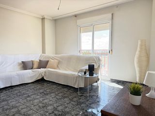 Flat in Avenida de madrid 98. Gran piso con garaje y trastero en molina de segura