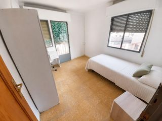 Flat in El Castillo - San Roque - El Carmen. Excelente oportunidad de inversión en el centro de molina de seg
