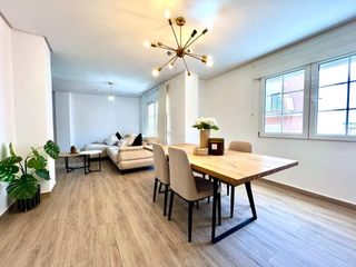 Flat in Sagrado Corazón. Amplio piso reformado de 144 m2 en molina de segura