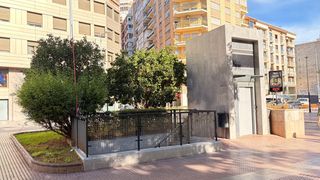 Aparcament cotxe  Plaza fadrell. Plaza garaje fadrell
