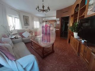 Pis  Mossen jacint verdaguer. Vivienda en zona rambla clav de cornell