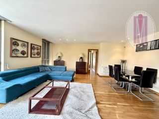 Pis a Calle de la mineria 1. Magnífico piso en santsmontjuïc con excelentes servicios y ubica