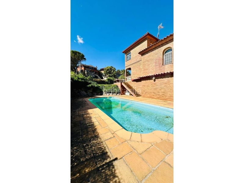 Foto 39668e12-37b1-41ab-91d3-58d8199acec2. Casa amb calefacció aparcament piscina a Begues