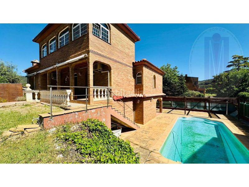 Foto 53ea377d-90a0-4a20-bd79-2f43b923878b. Casa amb calefacció aparcament piscina a Begues