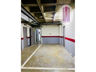 Aparcament cotxe a Calle industria 52. Venta de plaza de parking y trastero, en el centre de castelldef