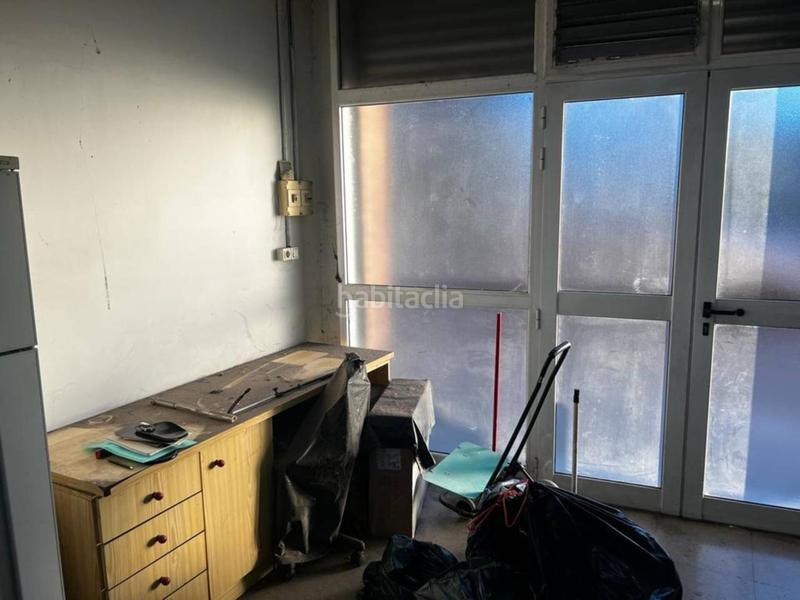 Foto f739671f-b4ab-4d3f-9073-bc19d5848936. Locale commerciale in Riera Cornellà de Llobregat