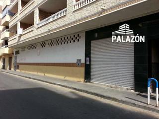 Lloguer Local Comercial a Las Piscinas Naturales. Local en alquiler y venta en torrevieja alicante