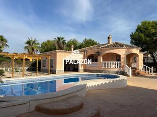 Chalet à Dolores. Chalet en dolores alicante