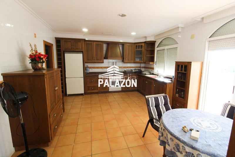 Foto 02299855-dbd2-4266-b4f4-6fcd325f7c90. Xalet a Crevillente