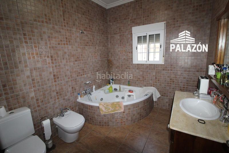 Foto e2e92dfe-ec7b-4a7c-b59d-a615da549612. Chalet in Catral