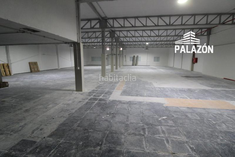 Foto 3d59bb62-c9c7-49e5-9b48-800f732720f4. Location local commercial dans San Isidro