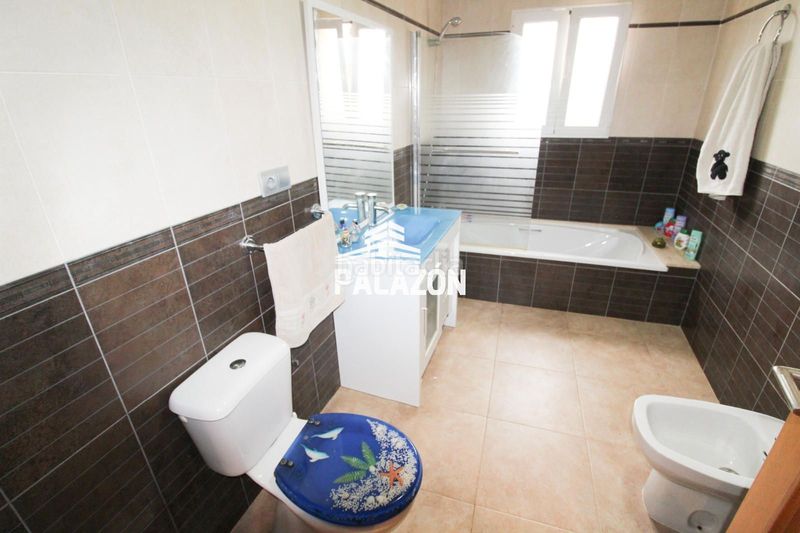 Foto e60af6bd-a1ab-4dd5-899c-ef6ba95d07df. Xalet a Catral