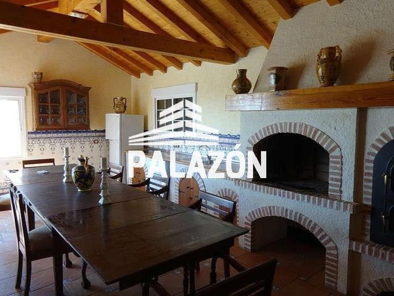 Foto 1a1cf90e-6c07-4eda-bba1-7f6755a39a81. Xalet amb aparcament piscina a Crevillente