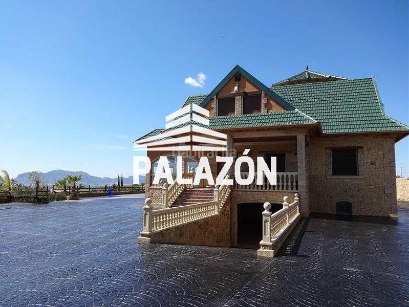 Foto 1e859a1c-427c-4616-90e4-454cc00ca6c7. Xalet amb aparcament piscina a Crevillente