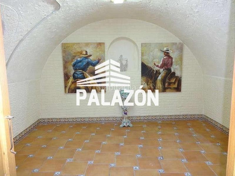 Foto 7c4ce8c4-005d-4590-ba15-1676969f300b. Xalet amb aparcament piscina a Crevillente