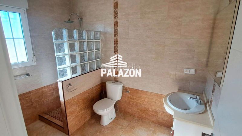 Foto c2e7fdba-6bd1-438b-8bf3-3f5a8e412c06. Xalet a Catral