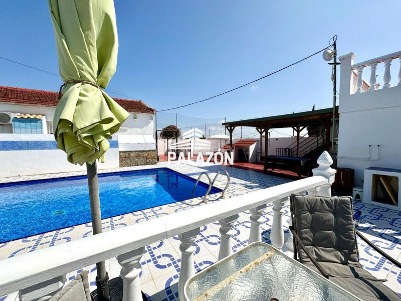 Foto 76cdbba3-7f7f-48fd-84e5-9a2641b38dff. Masia amb piscina a Dolores