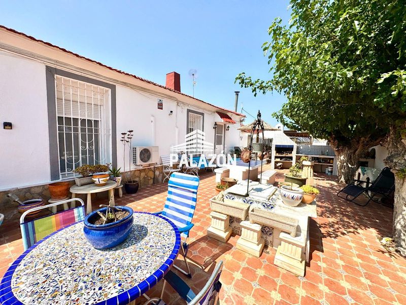 Foto f25c01d9-9dd8-41c5-9e82-dc2c515b39c0. Masia amb piscina a Dolores