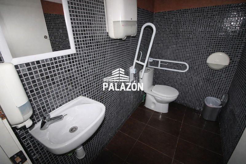 Foto 72ccaaa6-e0ba-4410-8663-467cd5b3394b. Local comercial a Catral