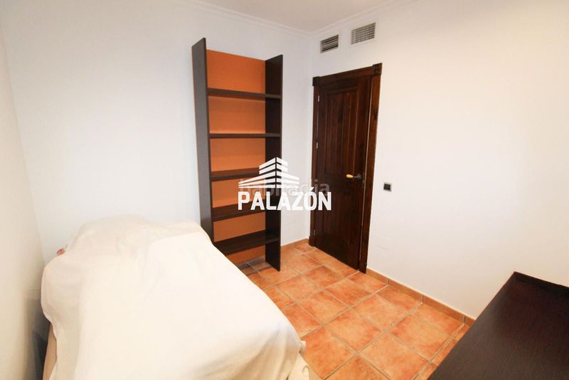 Foto 0ac6aa62-0b18-4670-957a-fc297e2fd292. Casa amb aparcament a Catral