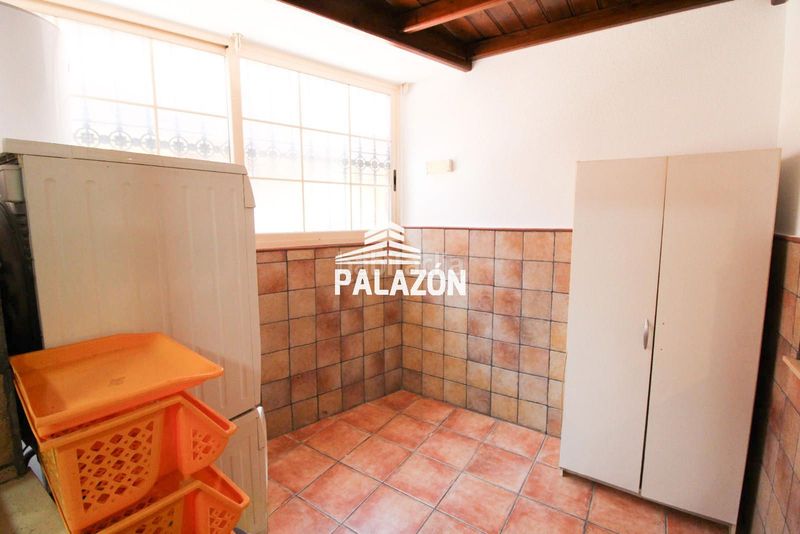 Foto 9240b841-25fe-4180-af34-9c6db279a258. Casa amb aparcament a Catral