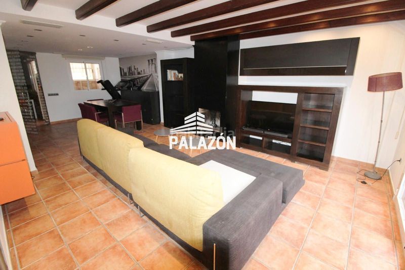Foto b393788f-5442-47ff-b203-9791d5c25531. Casa amb aparcament a Catral