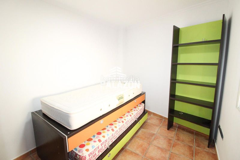 Foto f664ccb3-e5a4-4cd6-8f05-332adbc3a9d1. Casa amb aparcament a Catral