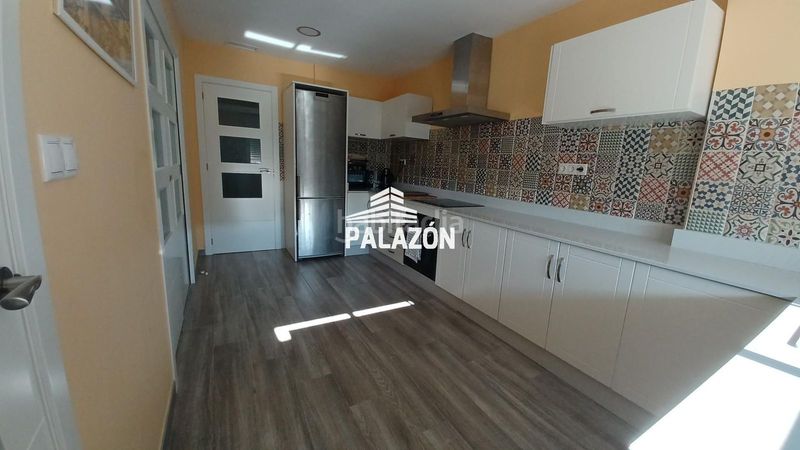 Foto c7851229-2f03-446a-bbe2-d71587a21f1c. Àtic a Catral