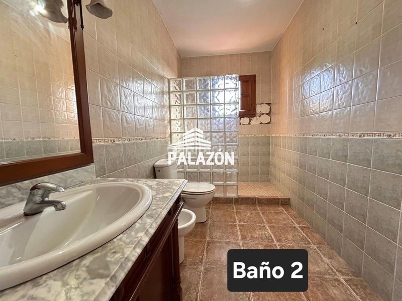 Foto f76ac190-d6bb-4a8d-8500-2f368a98be23. Xalet a Catral