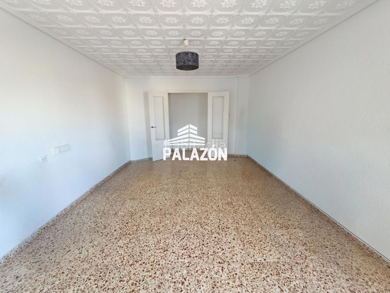 Foto dbed5532-5aa2-4b31-955e-67ec50e13af9. Pis a Catral
