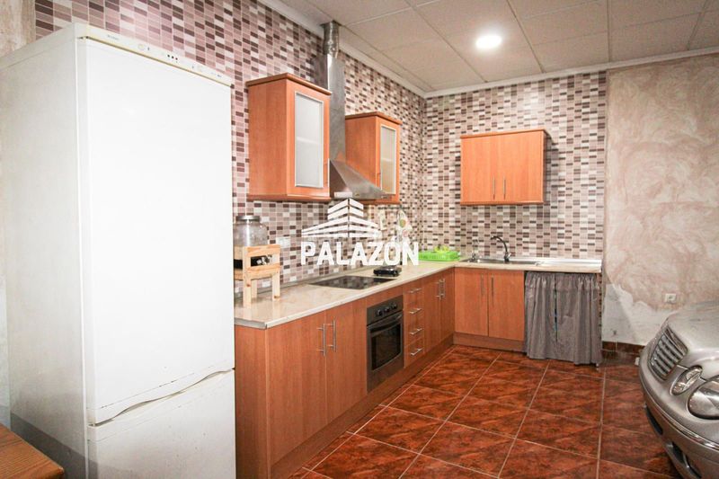 Foto 774b82ff-f3a0-412a-ae63-b51c1178ce6c. Casa amb aparcament a Dolores