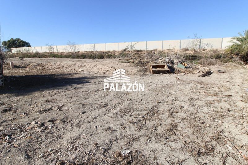 Foto 5e2d7dc2-3bad-4cf5-b62f-ef2bfb5d3846. Masia a Catral
