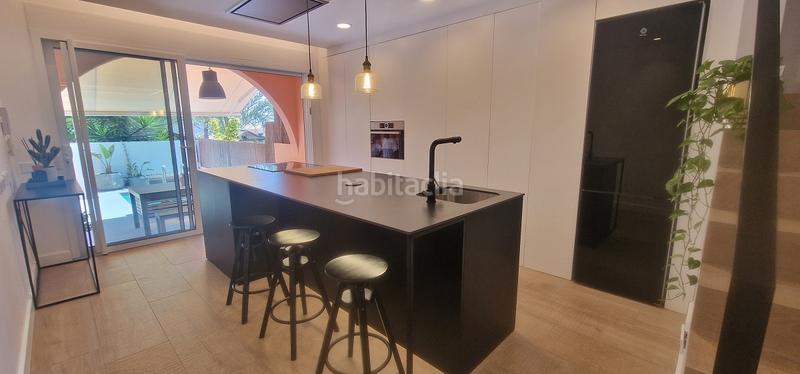 Foto 4407821c-8318-44a4-818d-ea720b9c3708. Casa a avinguda de la armada española 75 a calas Santa Pola este Santa Pola