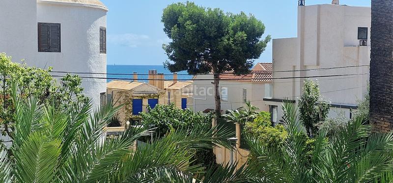 Foto b6aedb17-eb3f-4337-9ba5-4d4d7eaa7616. Casa a avinguda de la armada española 75 a calas Santa Pola este Santa Pola