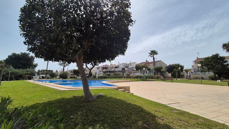 Foto 65248f00-9a15-4ff8-b3a3-9736c4e6fd6c. Apartament amb piscina a Panorama-Sierramar Santa Pola