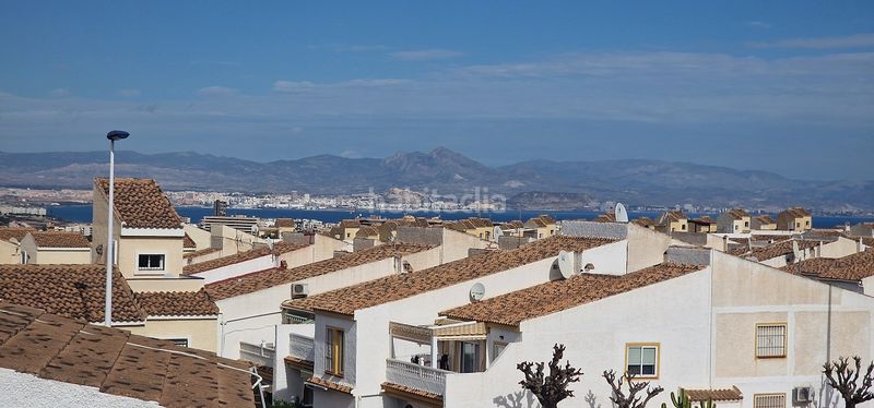 Foto 12ad041a-e6c4-436d-ac82-8508573a71c5. Casa adossada amb piscina a Panorama-Sierramar Santa Pola
