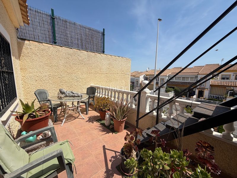 Foto f862c555-e893-4920-8819-54a2db7e5cef. Casa amb piscina a Monte y Mar Santa Pola