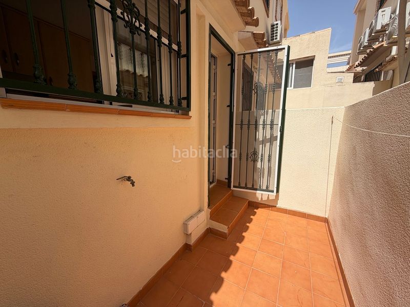 Foto c571737a-4a13-4102-b173-ae9235b891d6. Casa adossada amb piscina a Panorama-Sierramar Santa Pola